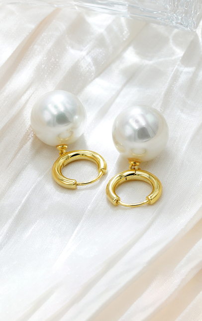 シェルパールフープピアス　#現在箱無し価格 シルバーフープピアス - IBUQUI 下北沢にあるオーガニック